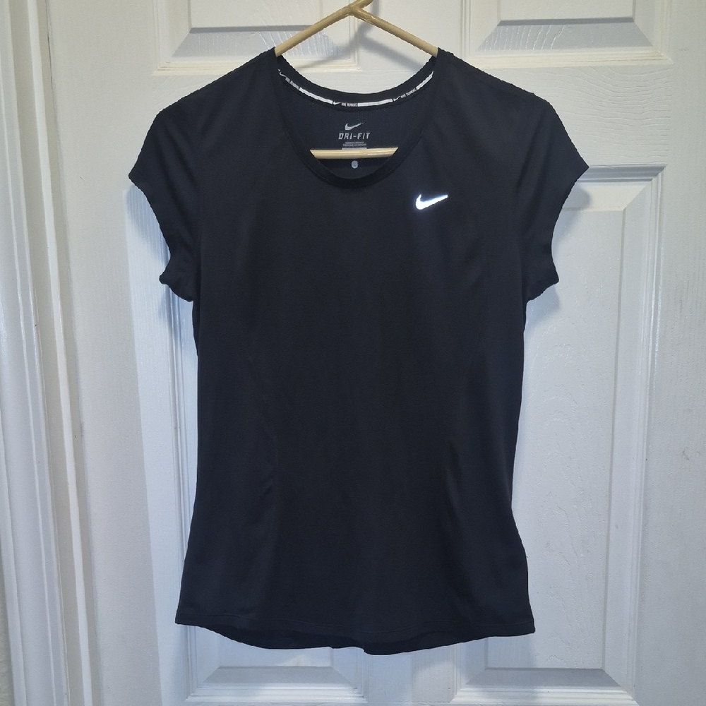 Nike Women's Black Short Sleeve Tee